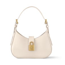 Сумка Low Key Shoulder Bag Louis Vuitton