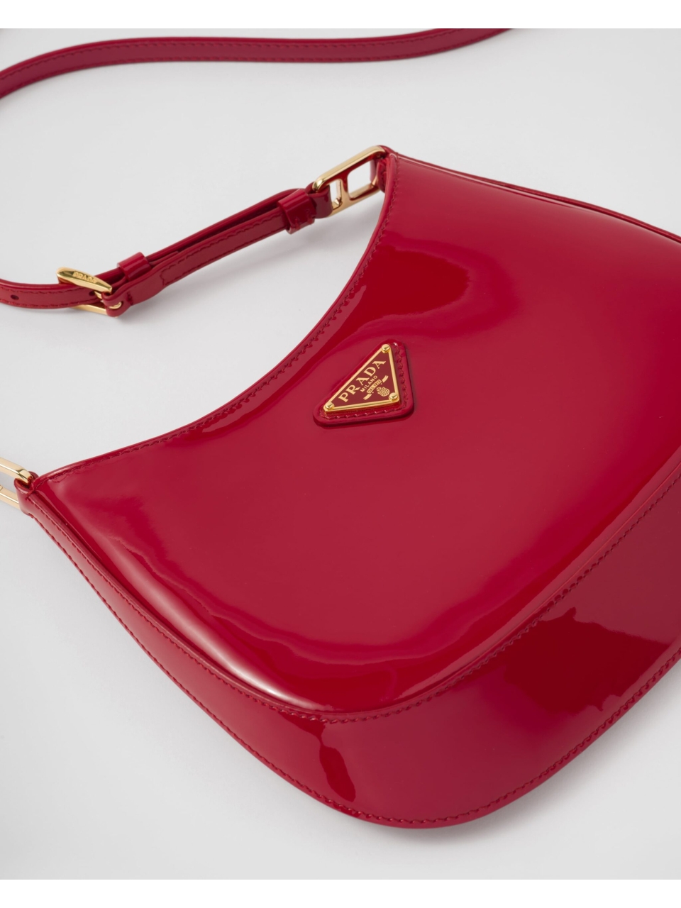 Сумка Prada Cleo из лакированной кожи