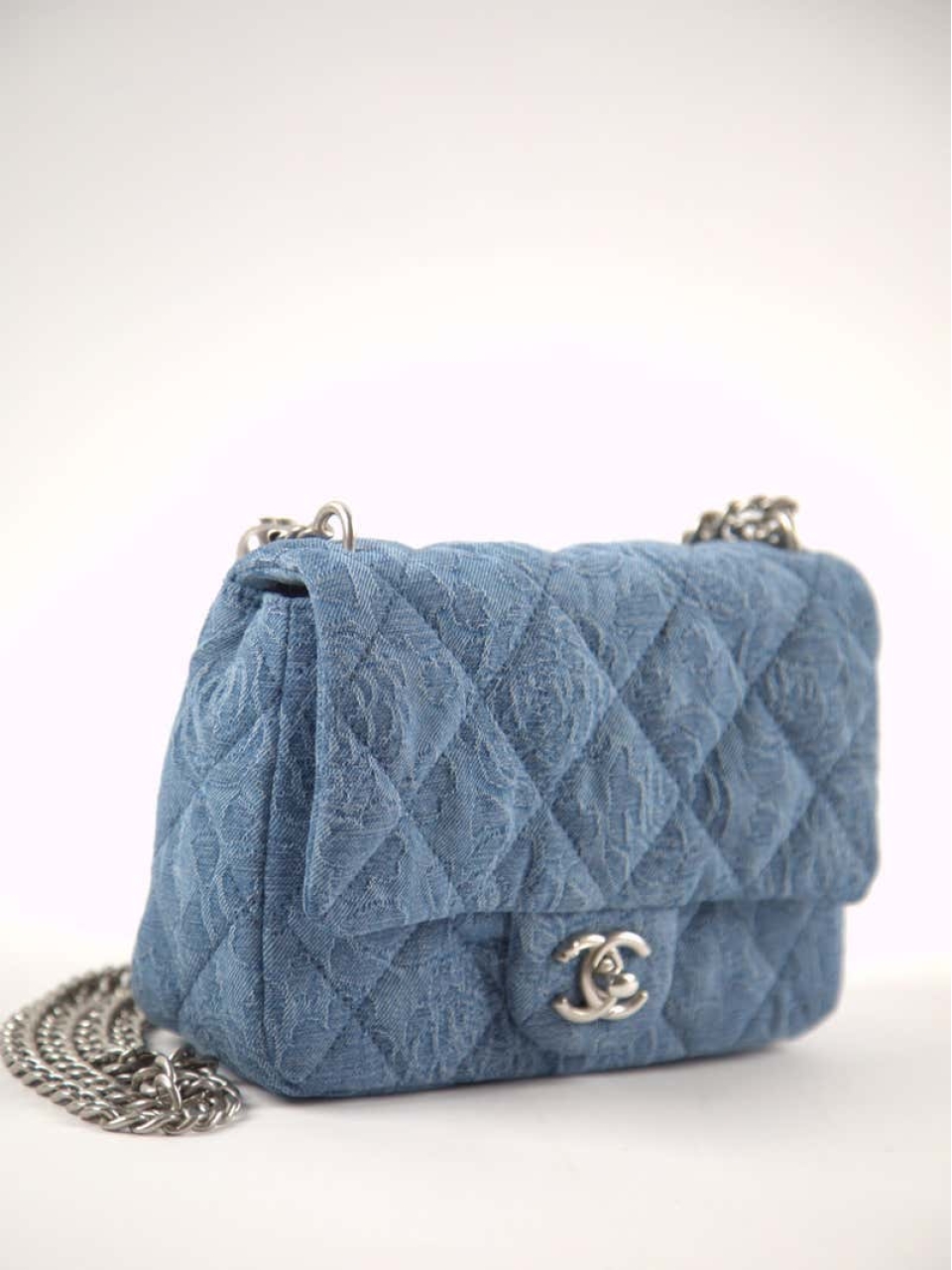 Джинсовая мини-сумка CAMELLIA Chanel