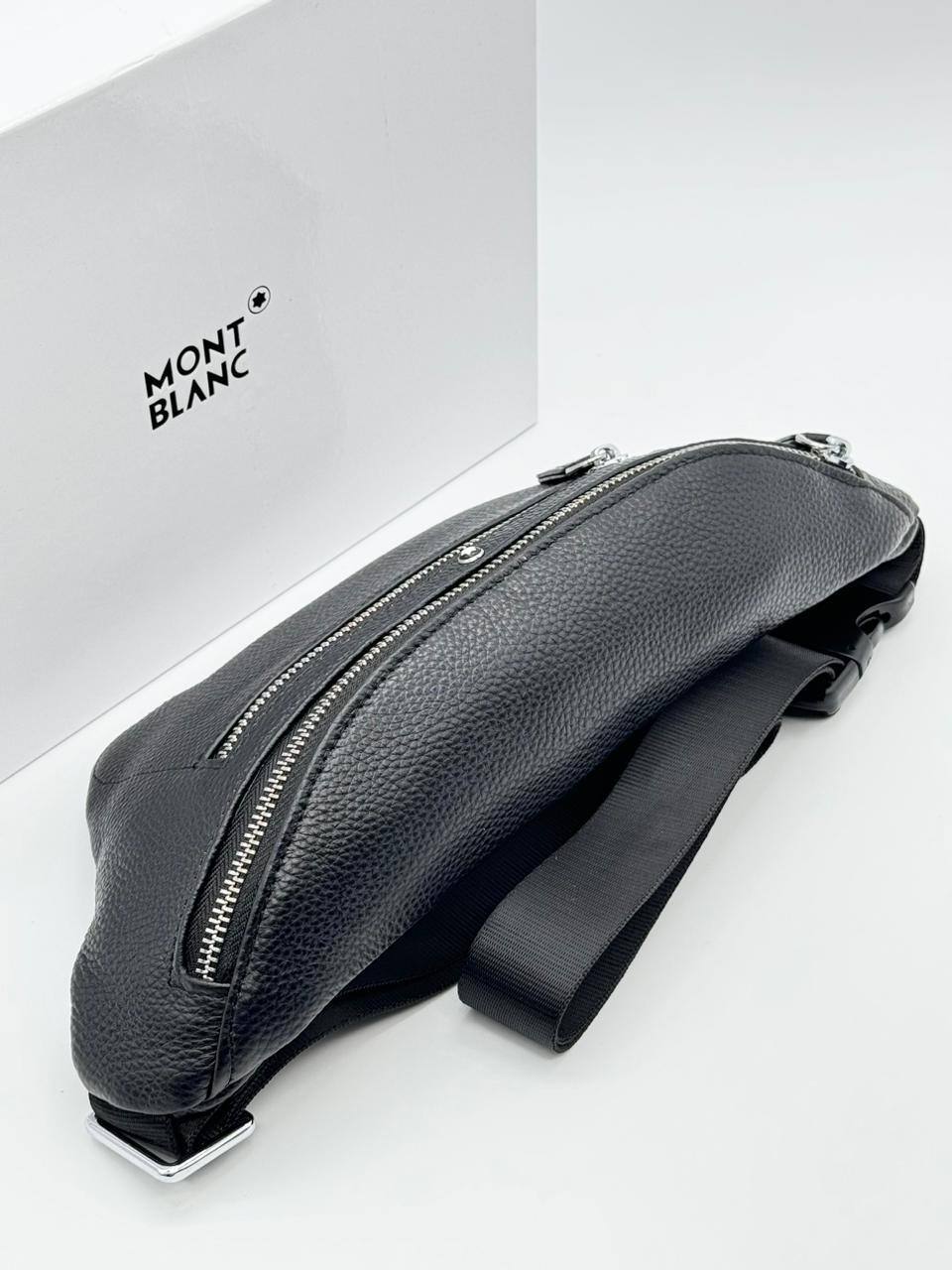 Сумка на пояс Montblanc