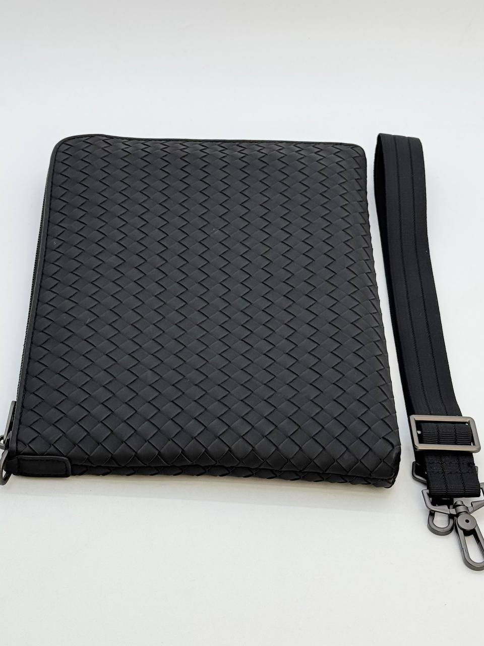 Папка с ремешком Bottega Veneta