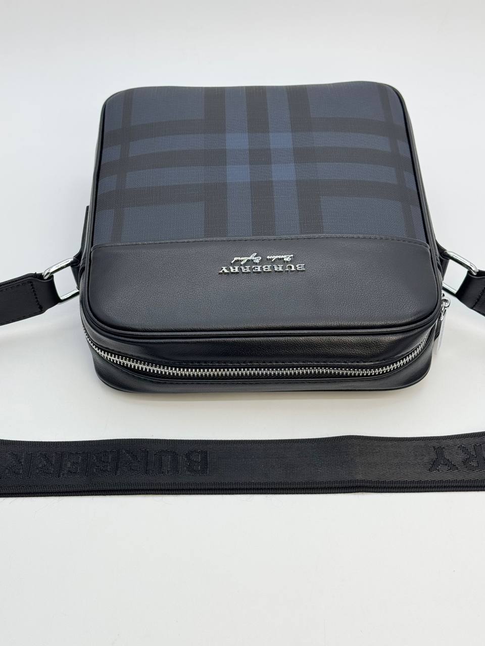 Сумка Burberry