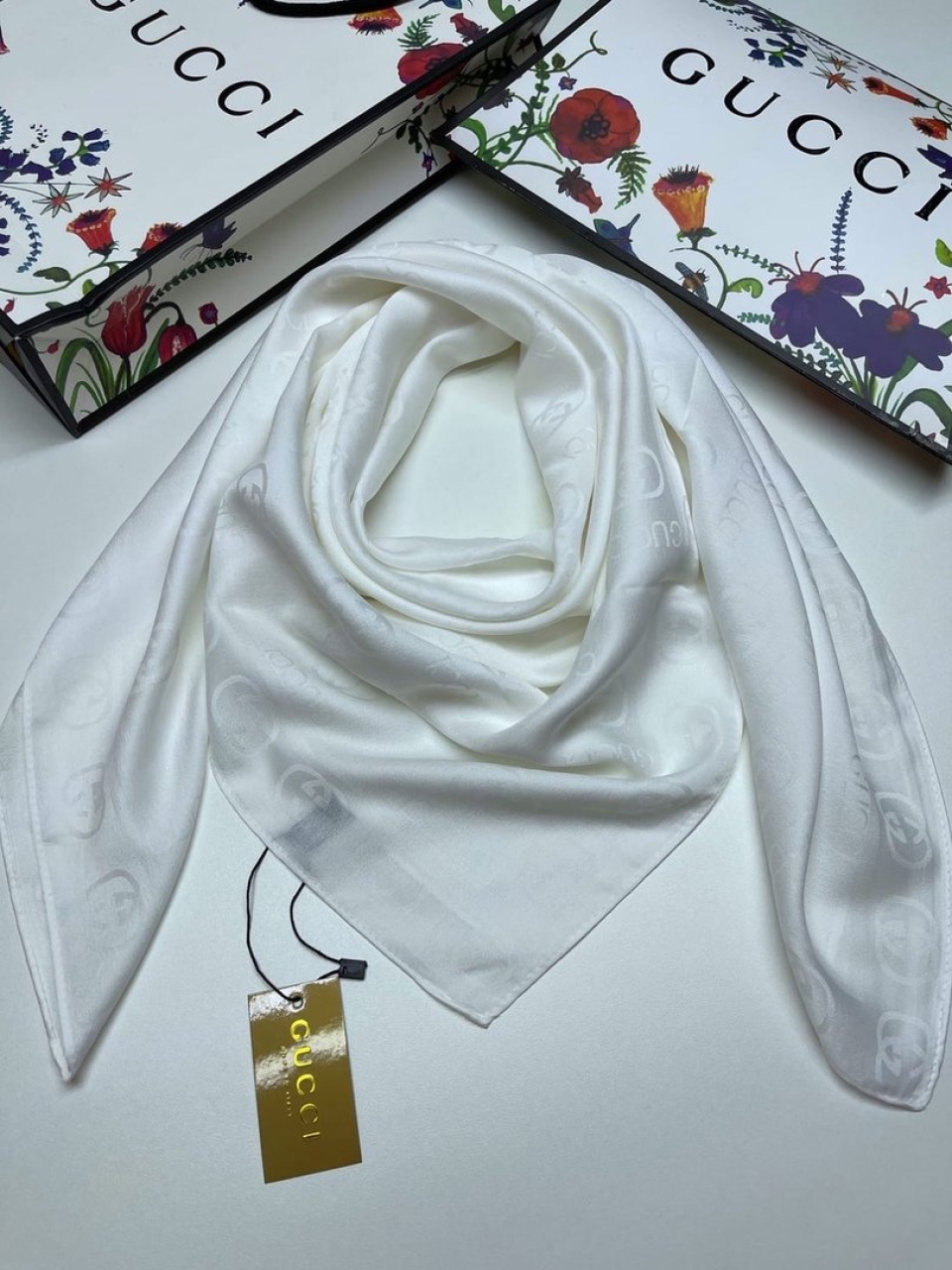 Платок Gucci